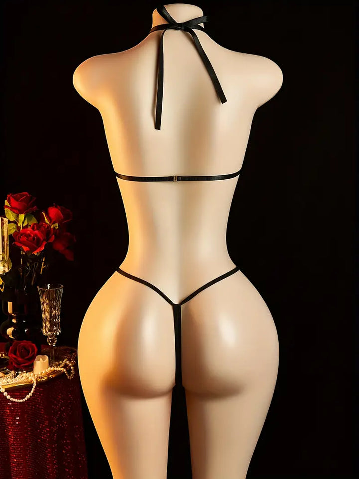 Lingerie with straps, sexy heart-shaped hot bodysuit, hollow chest design, open-crotch, no-removal transparent sexy strap, big open-back jumpsuit, black bodysuit, new Valentine's Day bold lingerie, exposing exotic and alluring underwear.