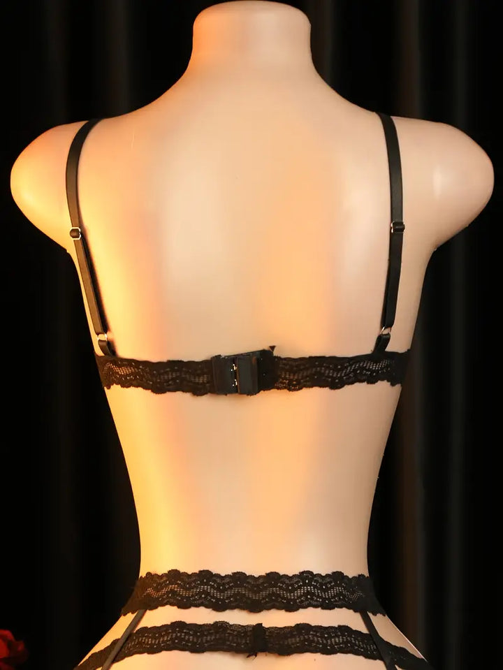 3-piece set of erotic see-through underwear set chest cut-out suspender sexy pajamas opening gear free passion set new bra pure and bold erotic clothing exposure seductive underwear (includes: underwear + underwear + garter belt (excluding socks))